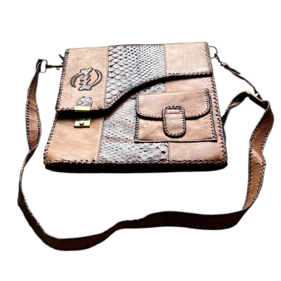 Handmade Leather Unisex Reptile Multicolor Crossbody Bag - Picture 4 of 15